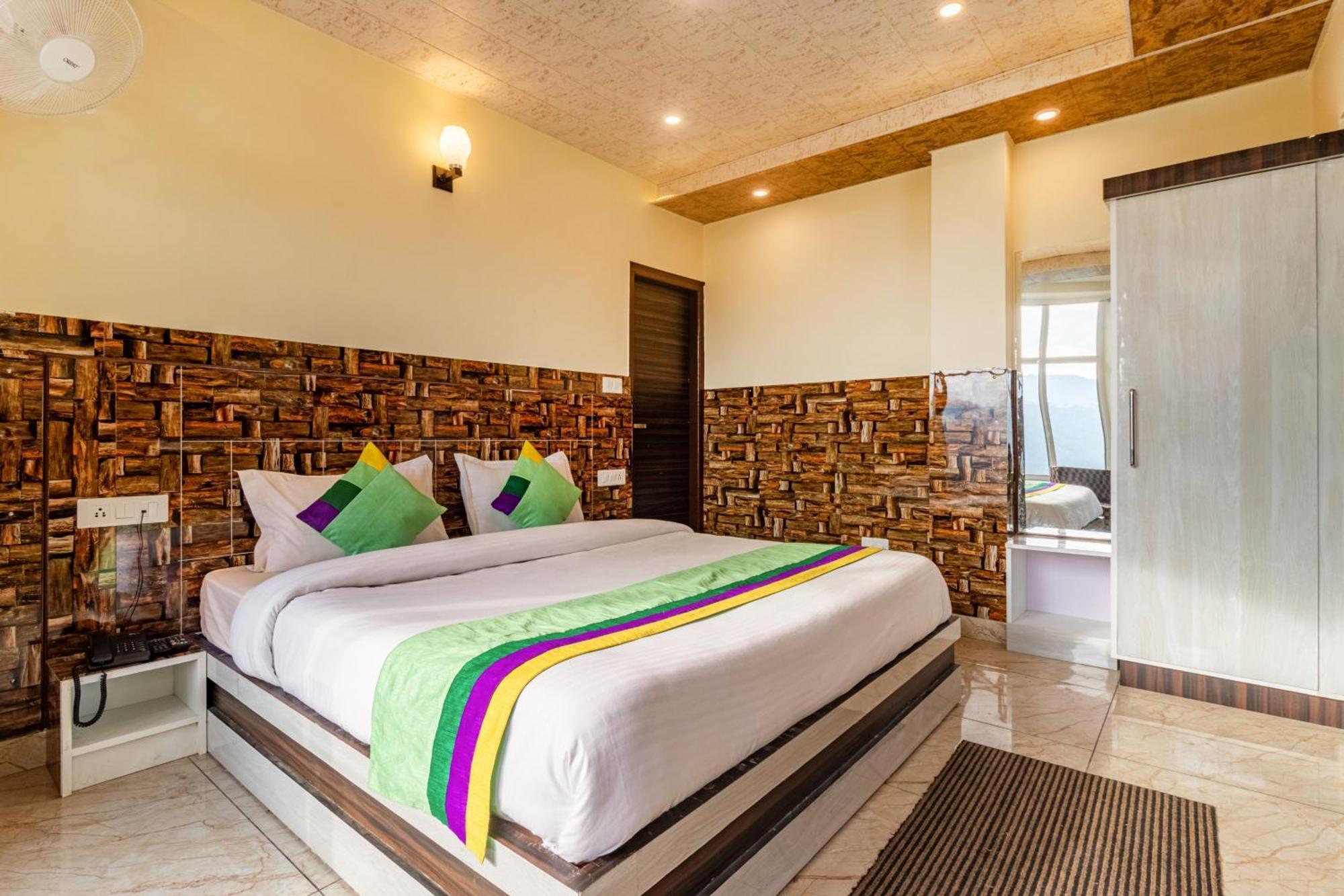 Treebo Srishti Vaikunth With Mountain View Hotell Shimla Exteriör bild