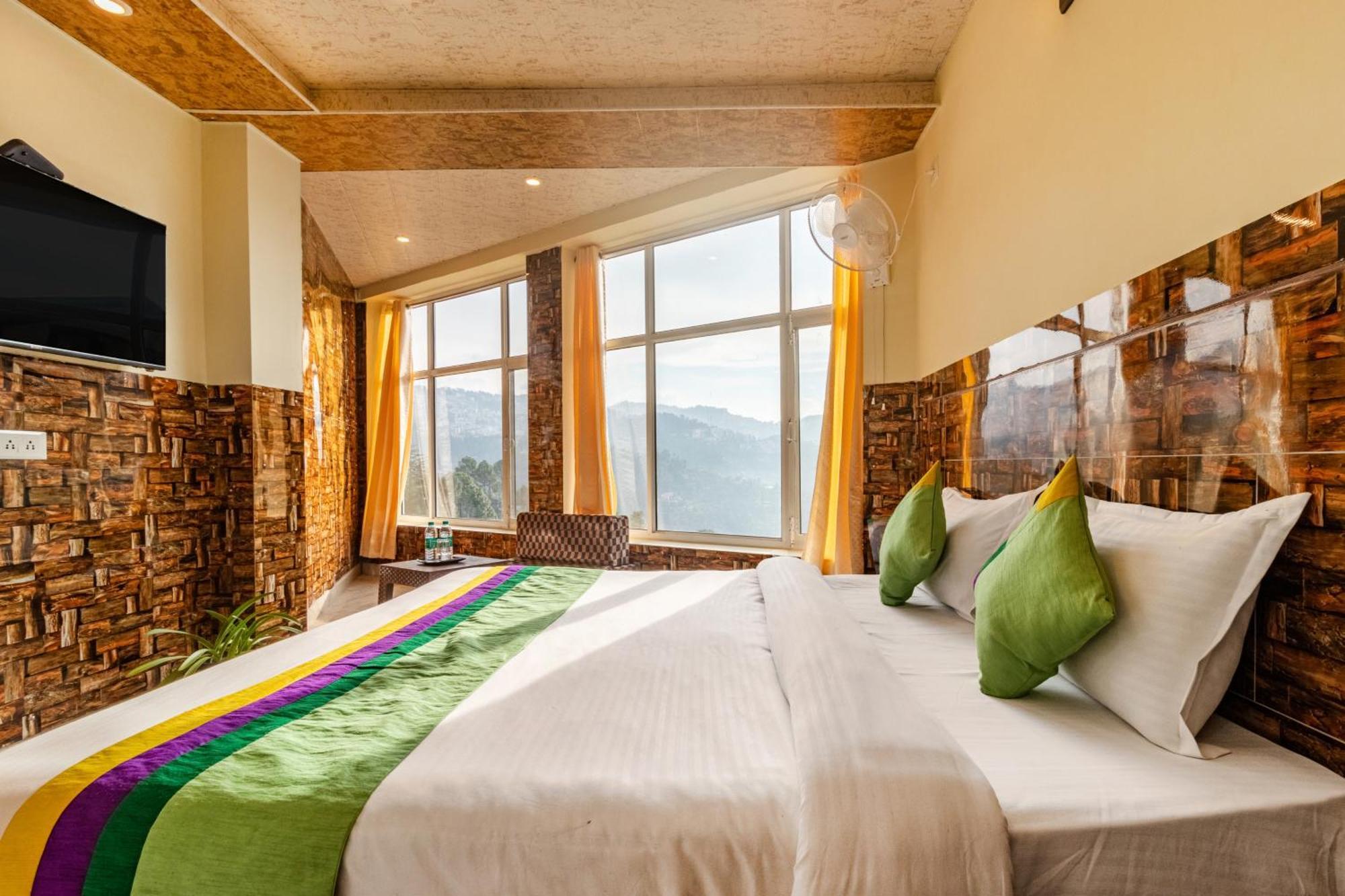 Treebo Srishti Vaikunth With Mountain View Hotell Shimla Exteriör bild