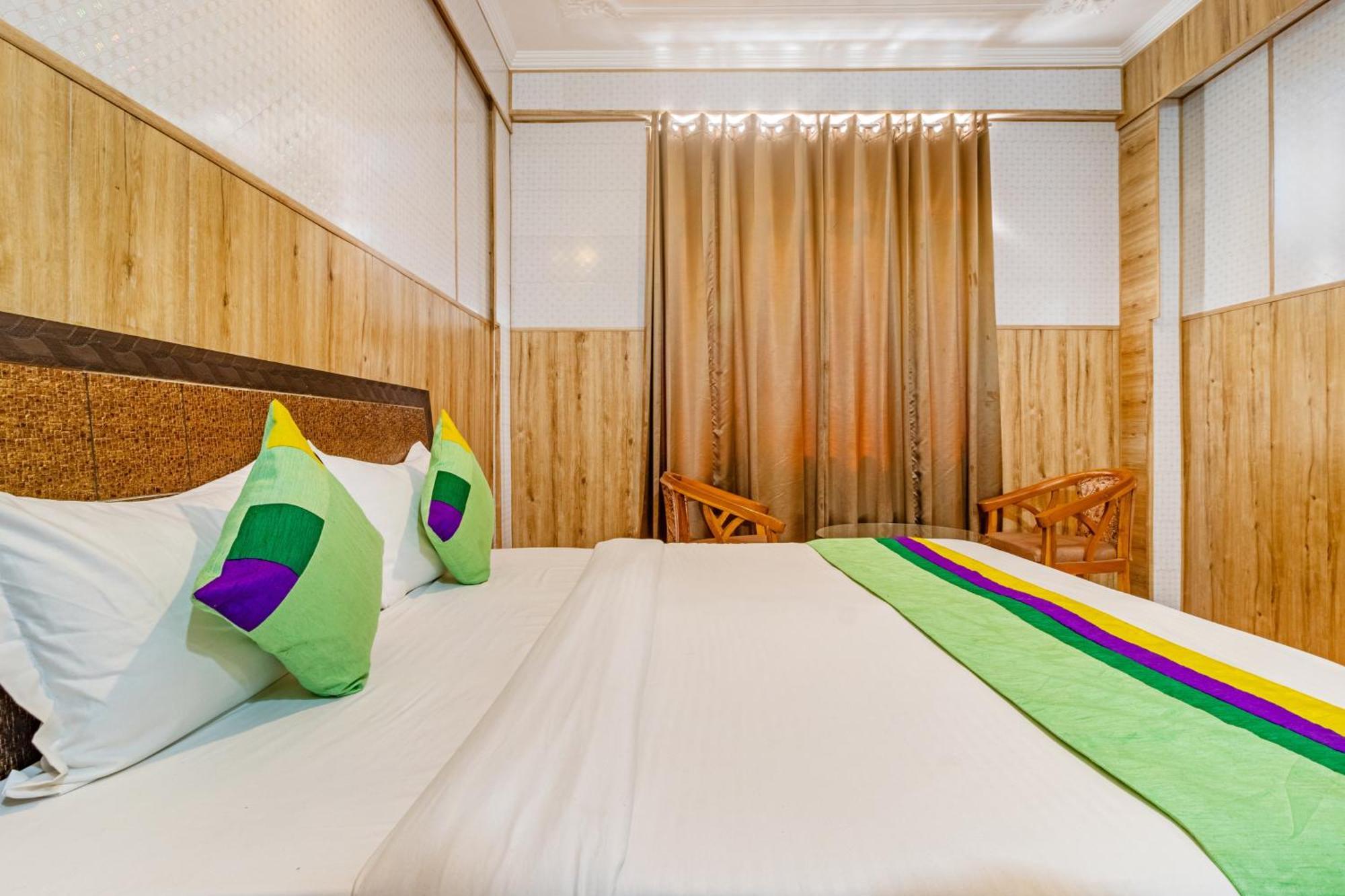 Treebo Srishti Vaikunth With Mountain View Hotell Shimla Exteriör bild